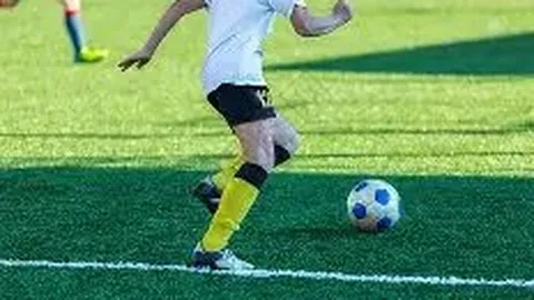 窦唯51岁剃须理发，手机点餐却临时变卦