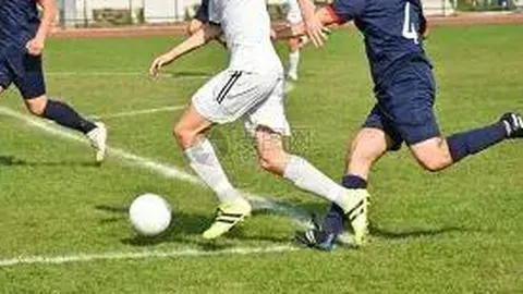 C罗狂喜庆祝：双响助球队完胜夺冠