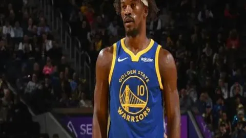 上海双雄领跑中超第四轮，武汉长春尝积分喜悦